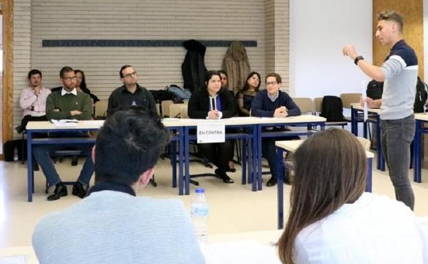 La ULE abre la inscripción para un curso sobre estategias de comunicación y debate