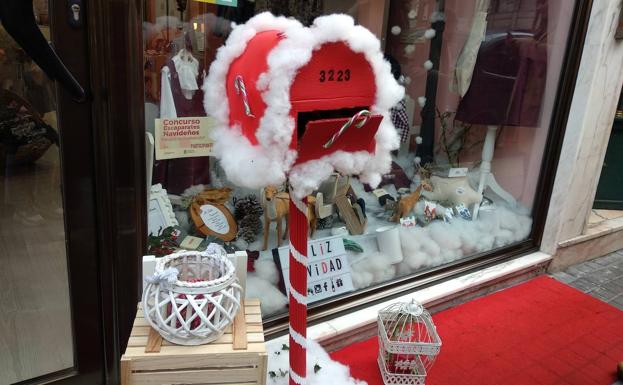 El concurso de escaparates navideños de Ponferrada bate su récord con la participación de casi 50 comercios