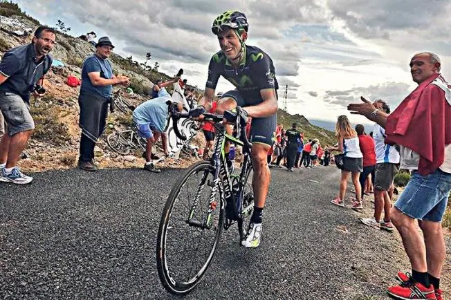 Imagen de una de las últimas ediciones de la Vuelta Ciclista a España a su paso por la provincia de León./