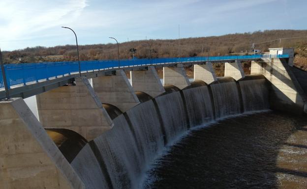 El embalse de Castrovido alcanza el nivel de su primera fase de llenado, 4 hectómetros