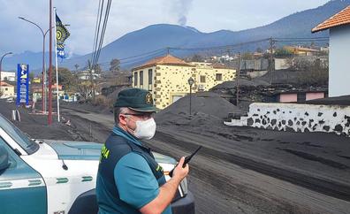 Guillermo, Guardia Civil leonés en La Palma: «Hay zonas que parecen escenarios de guerra»
