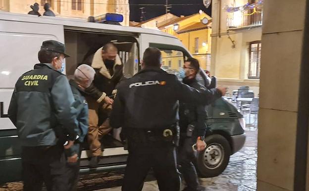 El jurado declara culpable al acusado de matar a golpes a un vecino en Borrenes