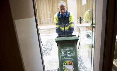 El Ayuntamiento informa de cambios del servicio de recogida de vidrio puerta a puerta en Navidad