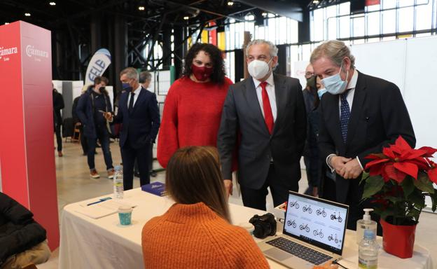 El Palacio de Exposiciones se convierte en La Meca de la búsqueda de empleo