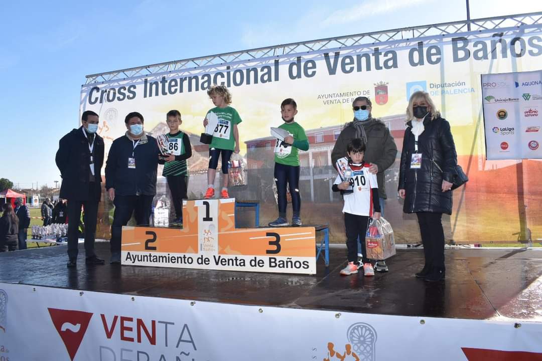 La Escuela de Atletismo de Valverde de la Virgen logra dos medallas en Venta de Baños