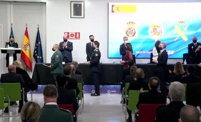 El intendente de la Policía Local de León recibe la Cruz al Mérito Policial