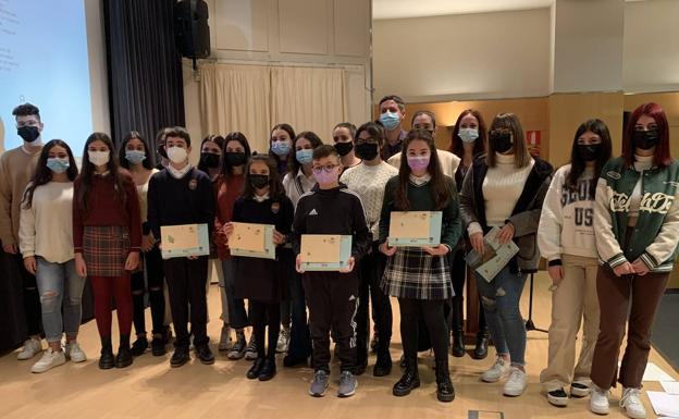 Ponferrada entrega los premios de los concursos literarios y audiovisuales en los que los jóvenes dicen 'no' a la violencia machista