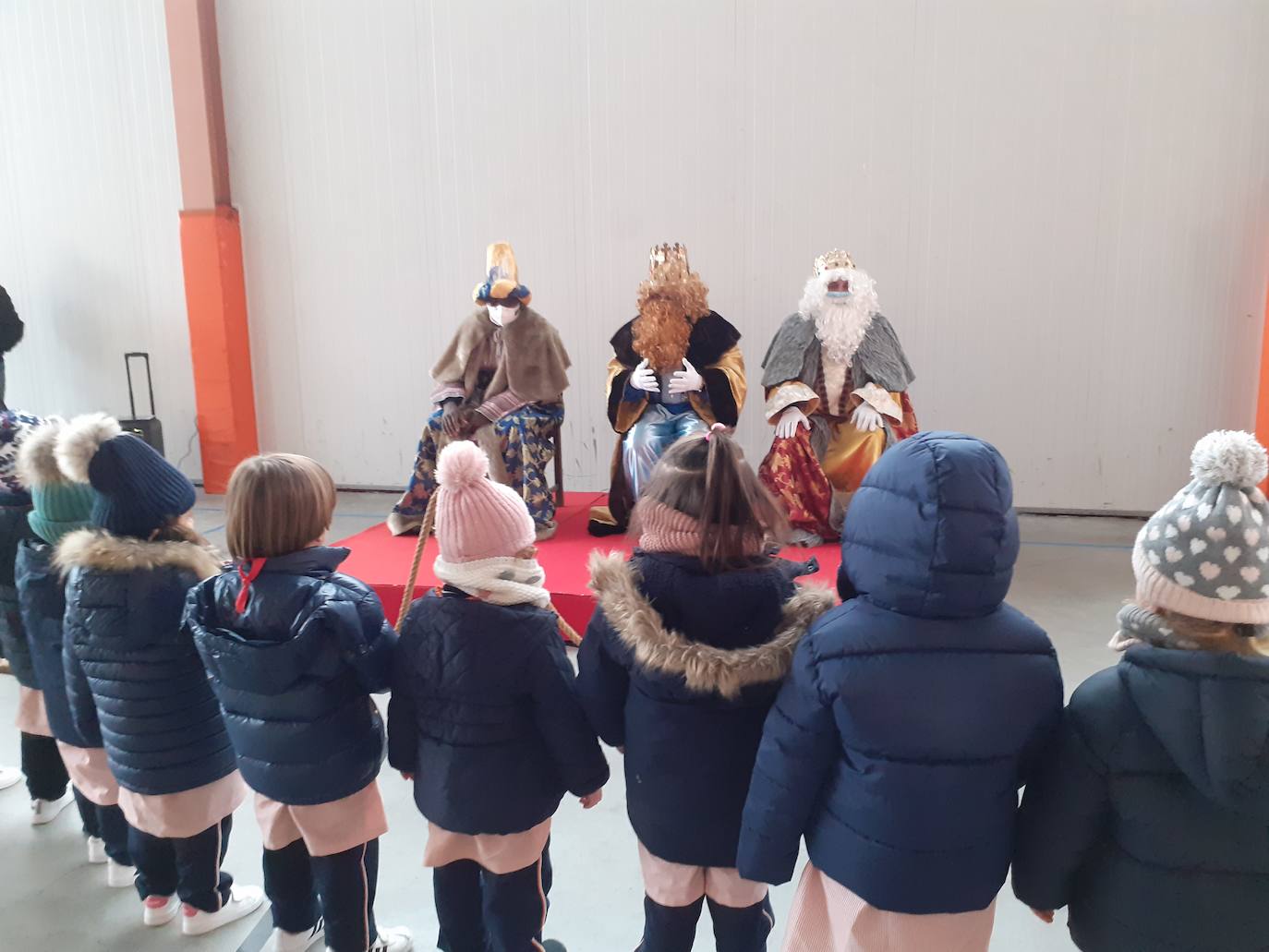 Los Reyes Magos visitaron el colegio Divina Pastora