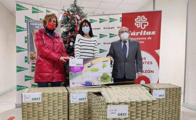 Los empleados de El Corte Inglés de León donan 139 juguetes a Cáritas