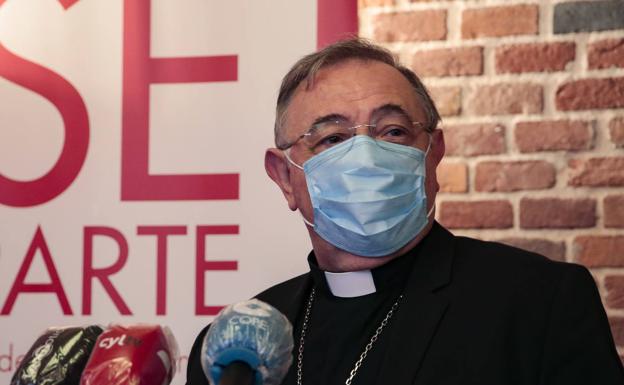 El obispo de León abre las celebraciones navideñas con una misa en la cárcel de Mansilla de las Mulas