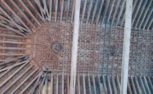 Una ayuda de 90.000 euros permitirá salvar el artesonado mudéjar de la iglesia de Valcabado