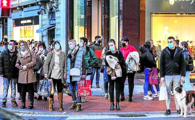 Mascarilla obligatoria en exteriores y otras cuestionables medidas ante la pandemia