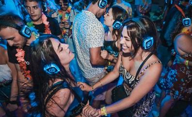 Fiestas silenciosas, la moda de las 'discotecas' que no hacen ruido