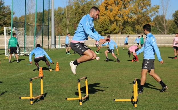 Jon Ander será intervenido este jueves del menisco
