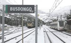 Interrumpido varias horas el servicio de trenes entre Busdongo y Puente de los Fierros por alerta de fuertes nevadas