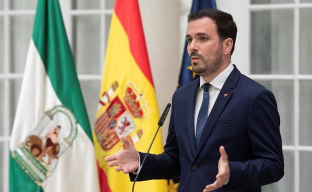 Garzón acusa a Mañueco de apuntarse a un «bulo» e iniciar un proceso de «mentiras» sobre su rechazo a las macrogranjas