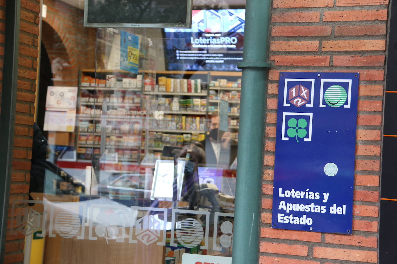 León reparte el segundo premio de El Niño