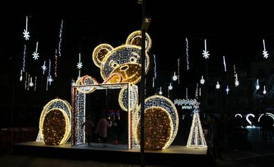 La Bañeza prolonga la iluminación de Navidad hasta el próximo domingo 9 de enero