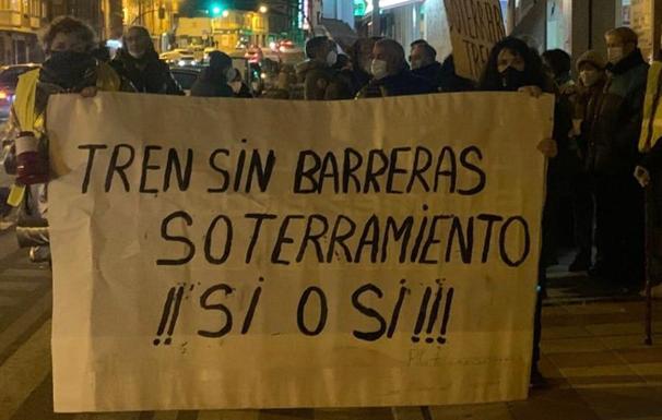 La Plataforma por el Soterramiento de San Andrés presentará 7.500 firmas en la Subdelegación del Gobierno
