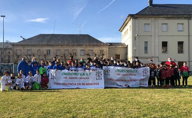 El VAR más solidario: Ver, Animar y Respetar con recogida de alimentos para MásQPerros