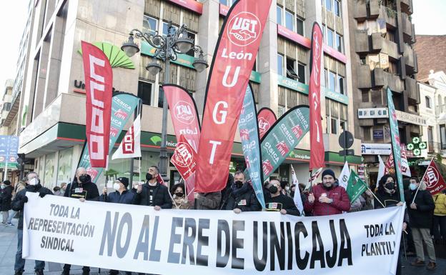 El plazo para que los empleados de Unicaja Banco se apunten al ERE termina esta semana