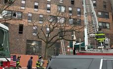 El incendio que causó 17 muertos en el Bronx alcanza al alcalde