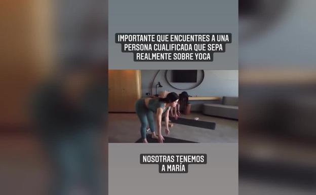 Carla Barber comienza el día a base de vitaminas y yoga