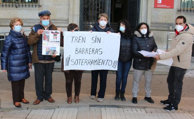 La Plataforma por el Soterramiento de San Andrés recoge 7.501 firmas y amenaza con llevar a Adif a los juzgados