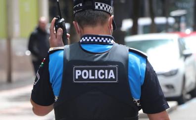 La Policía Local de León acoge a dos alumnos en prácticas de la Universidad Isabel I de Burgos