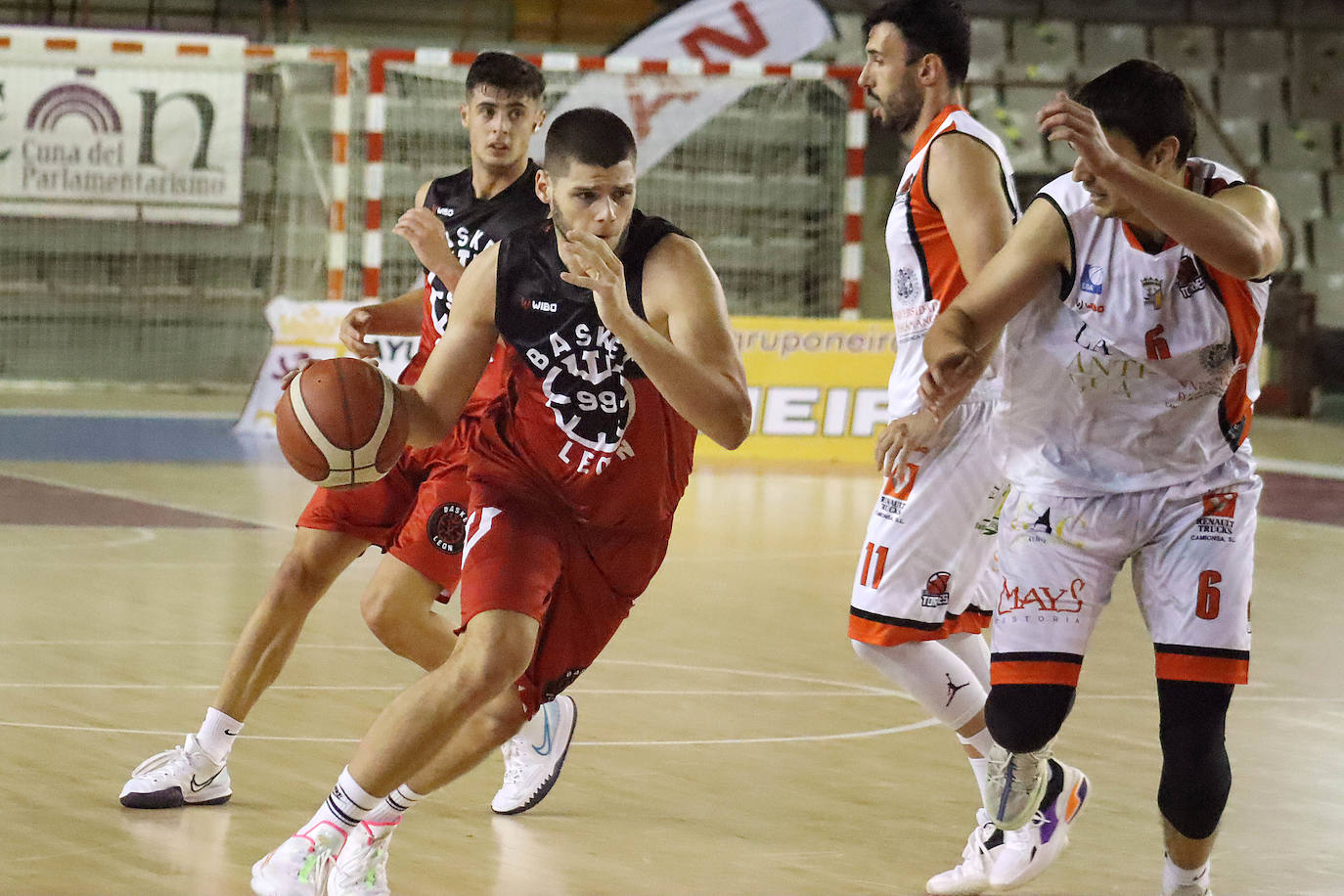 El Basket León visita al líder, el Usal La Antigua