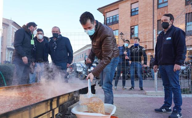 Tudanca acusa a Mañueco de estar más preocupado en defender que se puedan abrir macrogranjas que en construir consultorios médicos