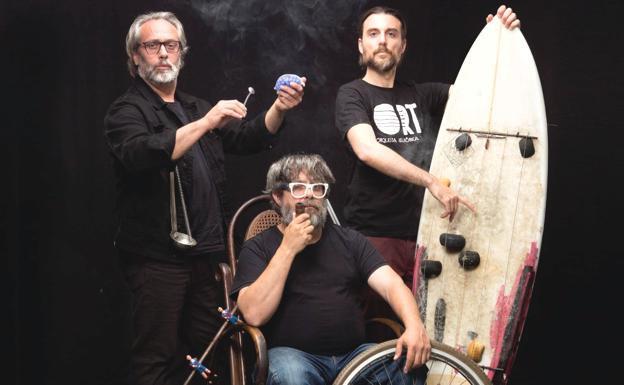 La Orquesta ReuSónica Trío ofrece un original concierto en Ponferrada que combina música, ecología y creatividad