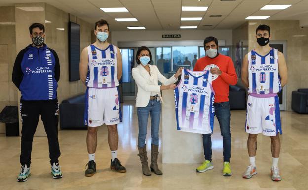 El Ciudad de Ponferrada se 'tiñe' de los colores de su patrocinador por su 25 cumpleaños