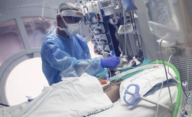 La pandemia lanza su enésimo mensaje: cinco muertes más en León y 1.280 casos