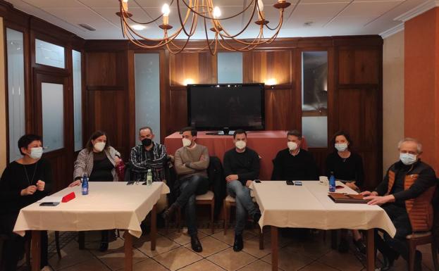 El PSOE del sur de León se reúne en busca de propuestas para mejorar el servicio sanitario rural