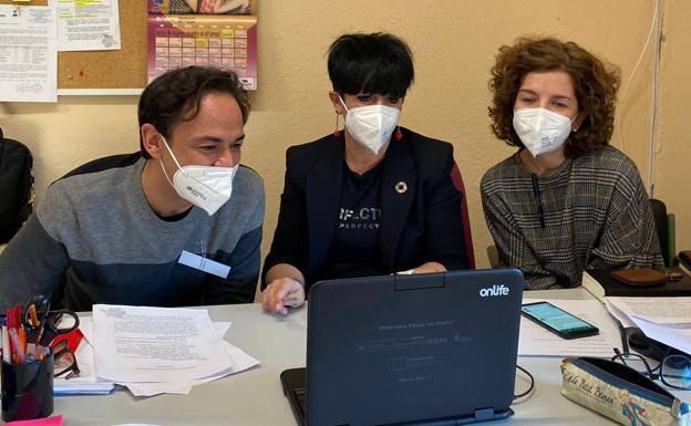 El IES Padre Sarmiento de Villafranca celebra el Día de la Paz con un encuentro virtual con el padre de Malala