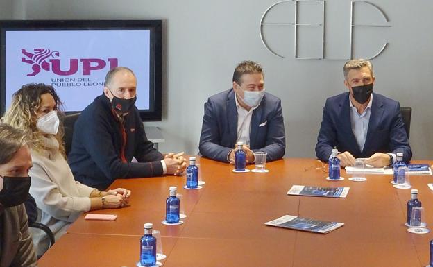 Patronal y sindicatos coinciden con UPL en la «necesidad» de descentralizar Castilla y León