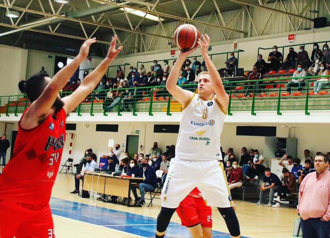 Domínguez: «Si logramos llevar el ritmo del partido ante Basket León tendremos opciones de ganar»