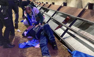 Varios heridos al desprenderse una valla en el estadio Ruta de la Plata durante la celebración de un gol