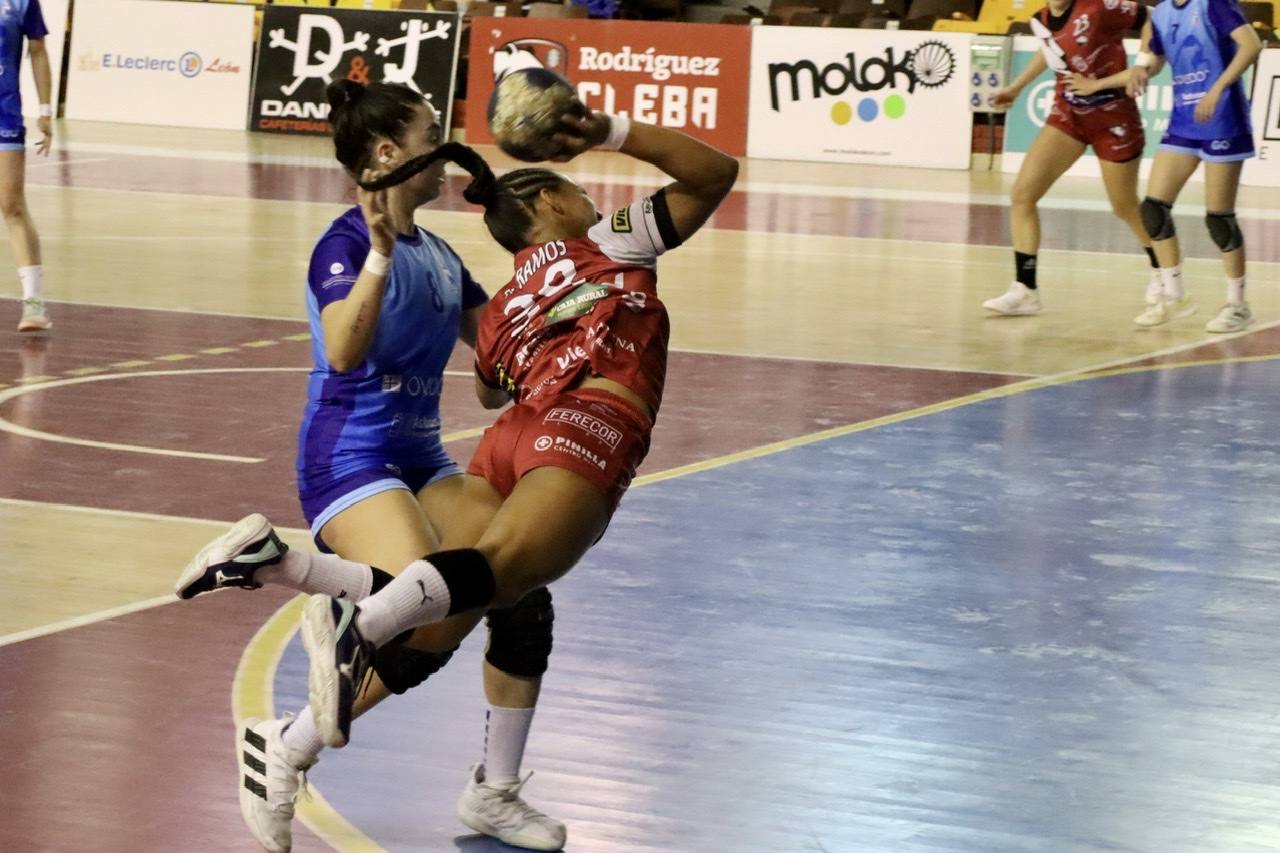 Partido entre el Rodríguez Cleba y el Oviedo Balonmano