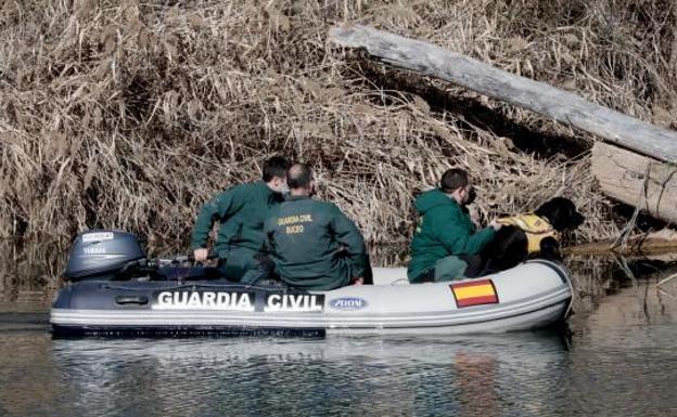 La Guardia Civil mantiene la búsqueda de Esther López con buzos y perros en el Duero