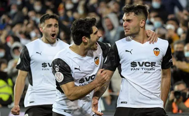 El Valencia sufre ante un buen Cádiz pero avanza a semifinales