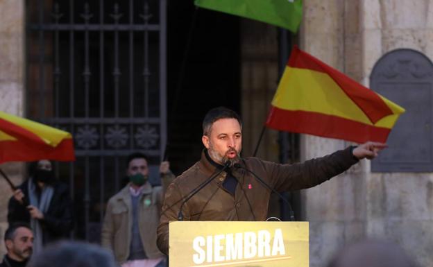 Abascal carga contra los centralismos autonómicos y aboga por las diputaciones como modelo «unitario y descentralizado»