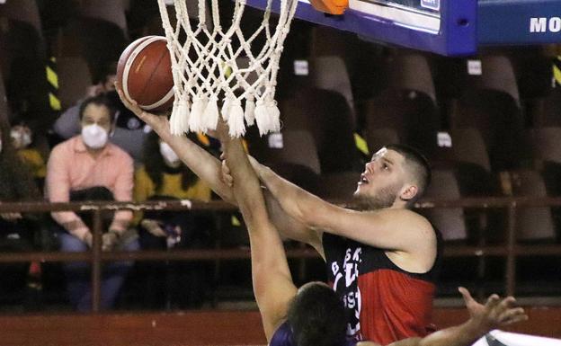 Basket León se resarce de la derrota en el derbi