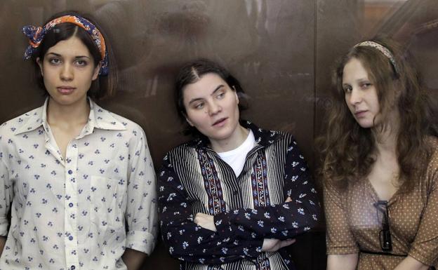 Detienen a la Pussy Riot María Aliójina por saltarse su condena en Moscú