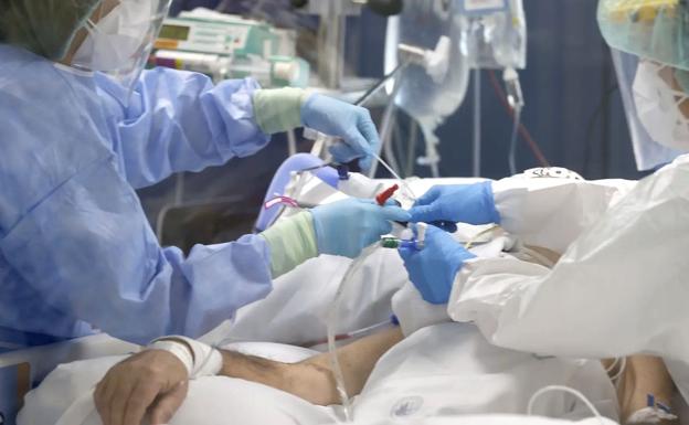 La sexta ola cae en picado y León suma 359 positivos con dos nuevos fallecidos