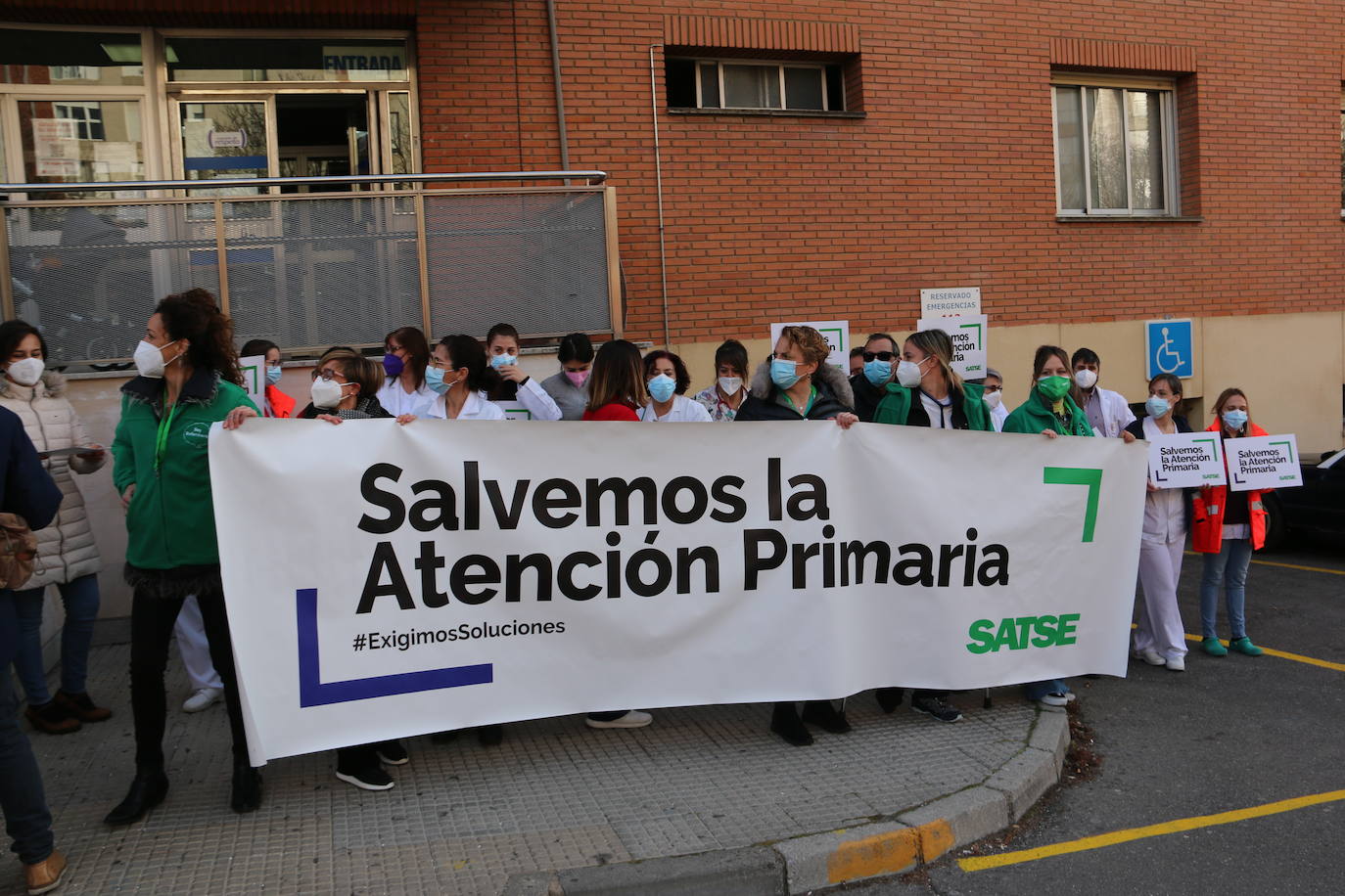Los enfermeros se concentran en el José Aguado