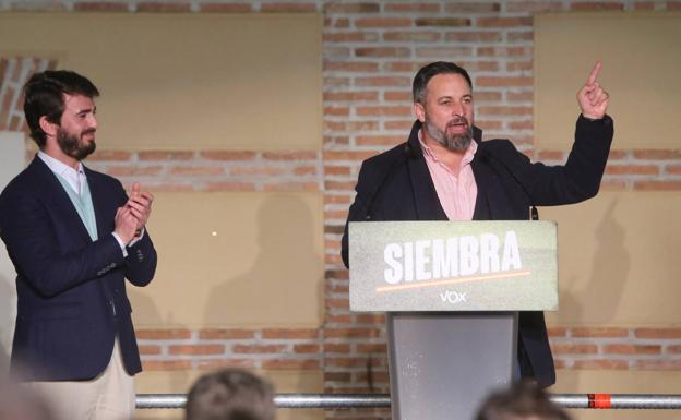 Abascal: «Qué cara de vicepresidente se le está poniendo a Juan García-Gallardo»