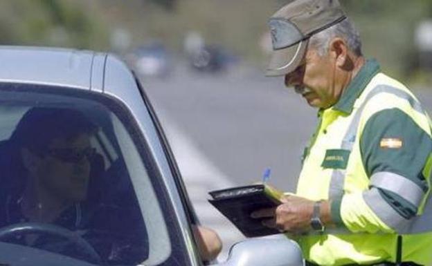 Las denuncias en las carreteras de la provincia alcanzaron el pasado año su cifra récord y superaron las 70.000