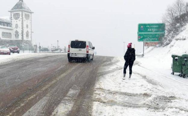 Aemet activa este lunes la alerta amarilla por nevadas en puntos de la Cordillera Cantábrica de León